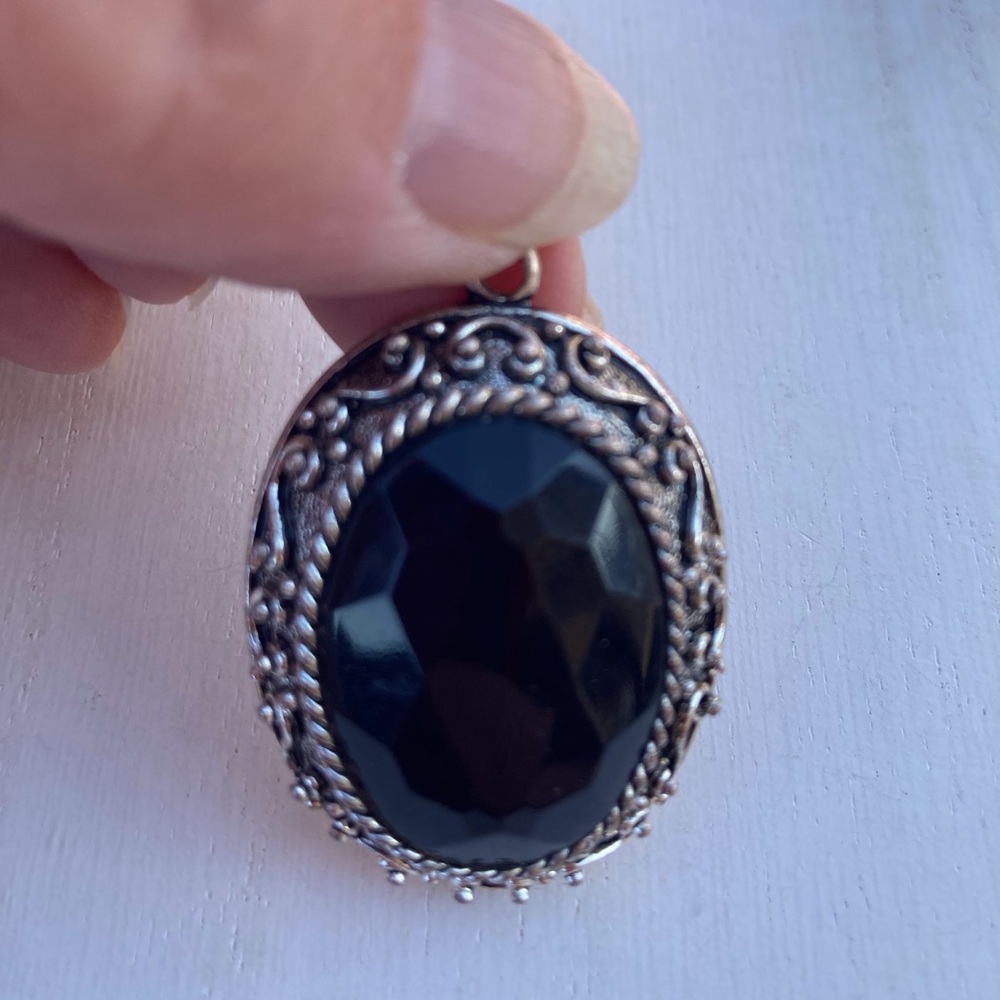 Pendant Faceted Faux Onyx in Silvertone setting antique style 1.5” long